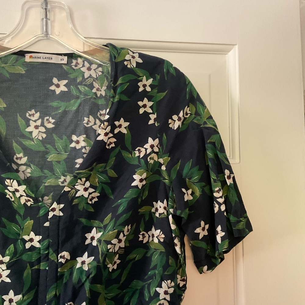 Marine Layer Bek Cinch Top Black Blue Floral Size XS - Picture 4 of 8